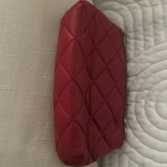 ORIGINAL Michael Kors Pouchette Wallet
Purses & Pouches red used once . - Picture 7 of 12